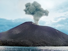 Sdostasien, Indonesien: Orang-Utans, Drachen und Vulkane - Vulkan Krakatau