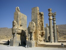 Vorderasien, Iran: Mrchenhaftes Persien - Sulen in der Persepolis