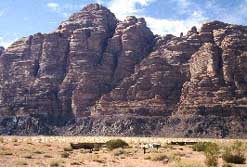 Vorderasien, Orient: Jordanien-Erlebnisreise - Felswand im Wadi Rum