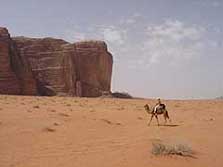 Vorderasien, Orient: Jordanien-Erlebnisreise - Kamelreiter in der Wüste
