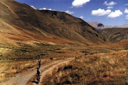 Kirgistan: Auf Merzbachers Spuren im Himmelsgebirge - Trekking - Gruppe Biker