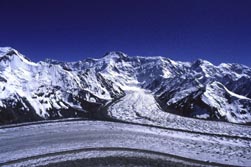 Kirgistan: Auf Merzbachers Spuren im Himmelsgebirge - Trekking - Tienschan Gebirgslandschaft