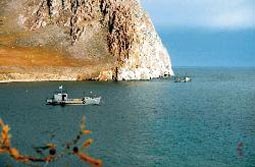Russland, Sibirien, Baikal: Sommerreise - Ein Fischerboot