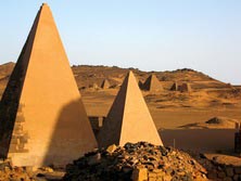 Ostsahara, Sudan: Meroe - eindrucksvolles Pyramidenfeld der Antike